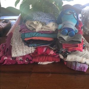 Gap Disney and other .. lot of clothes 4t and 5t